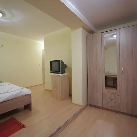 Novi Curan 2* Bělehrad