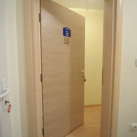 Novi Curan